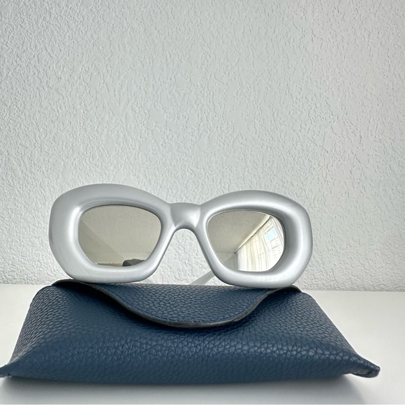 NEW!!! Loewe LW40117I 20C sunglasses Authentic Retail 395$ - Picture 2 of 5